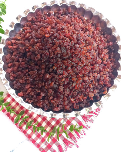 کشمش سیاه پلویی درشت وتمیز ودرجه یک