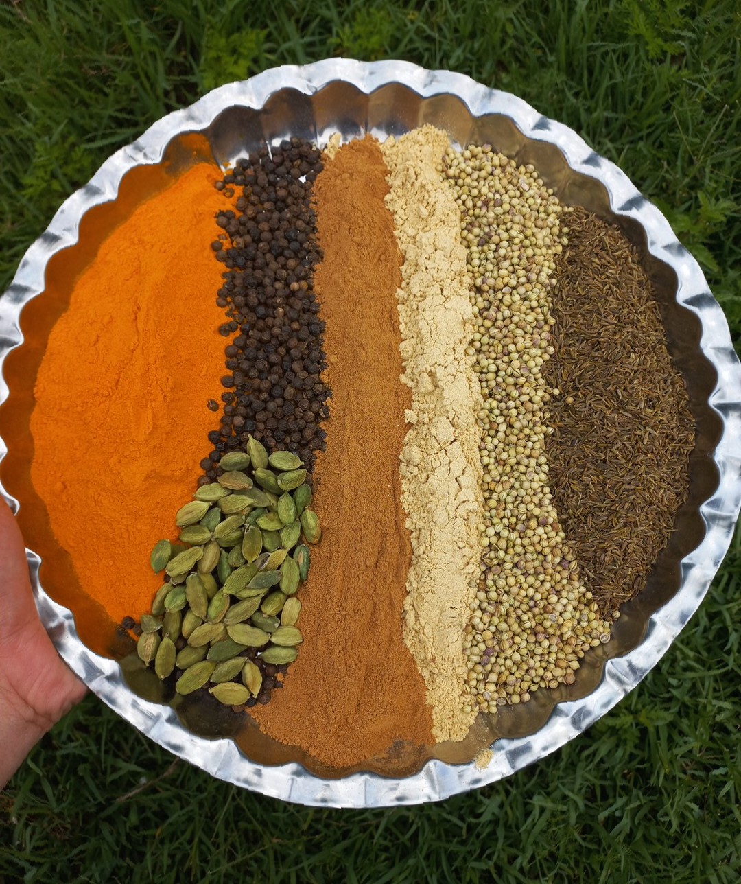 ادویه کاری    وزن ۱۰۰گرم
